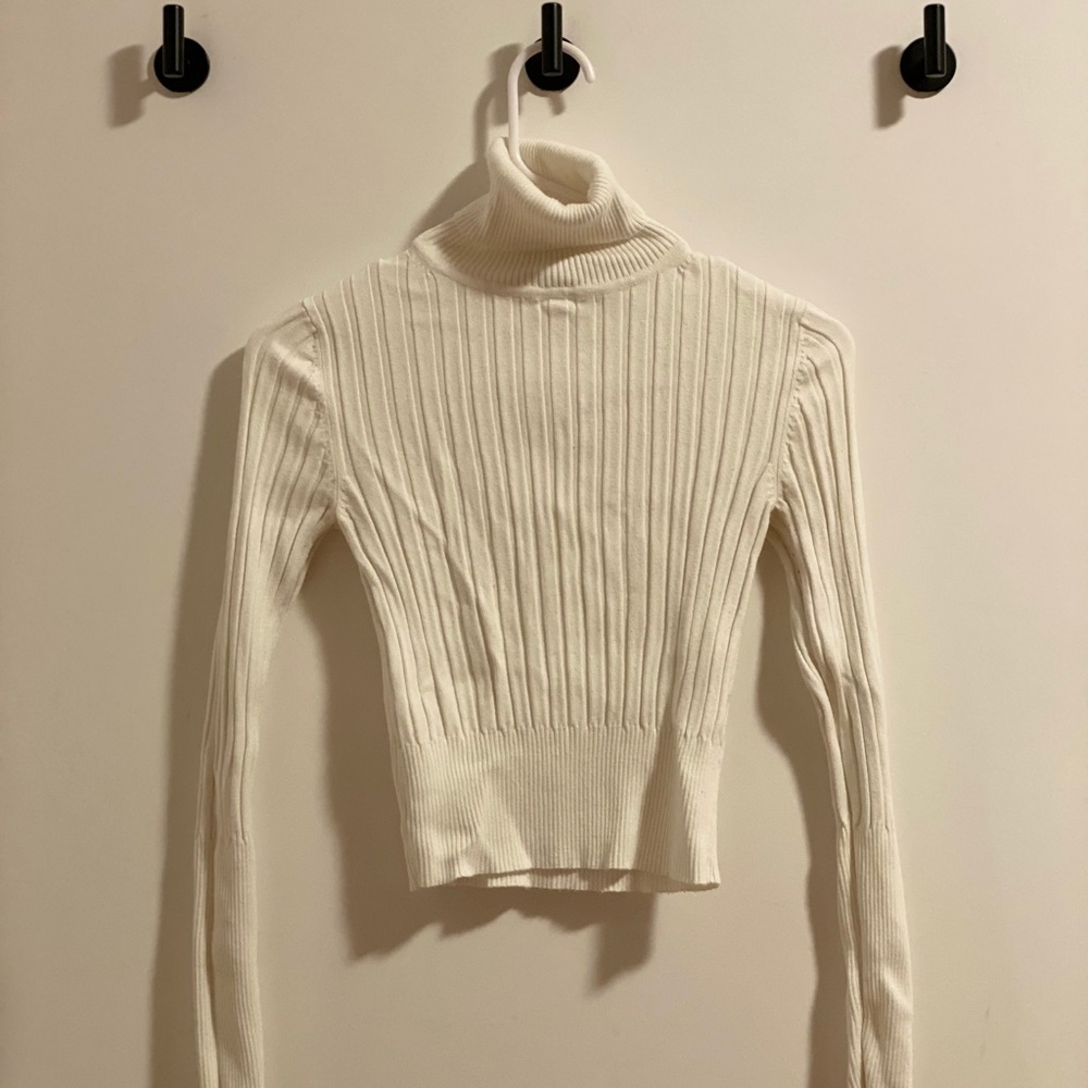 Zara Cropped White Turtleneck Sweater